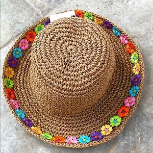 NWT Fadivo New York Woven Flower Trim Hat